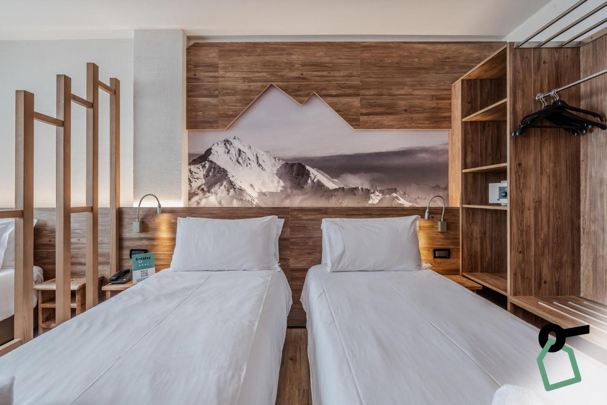 Hotiday Chalet Sestriere Vialattea ภายนอก รูปภาพ