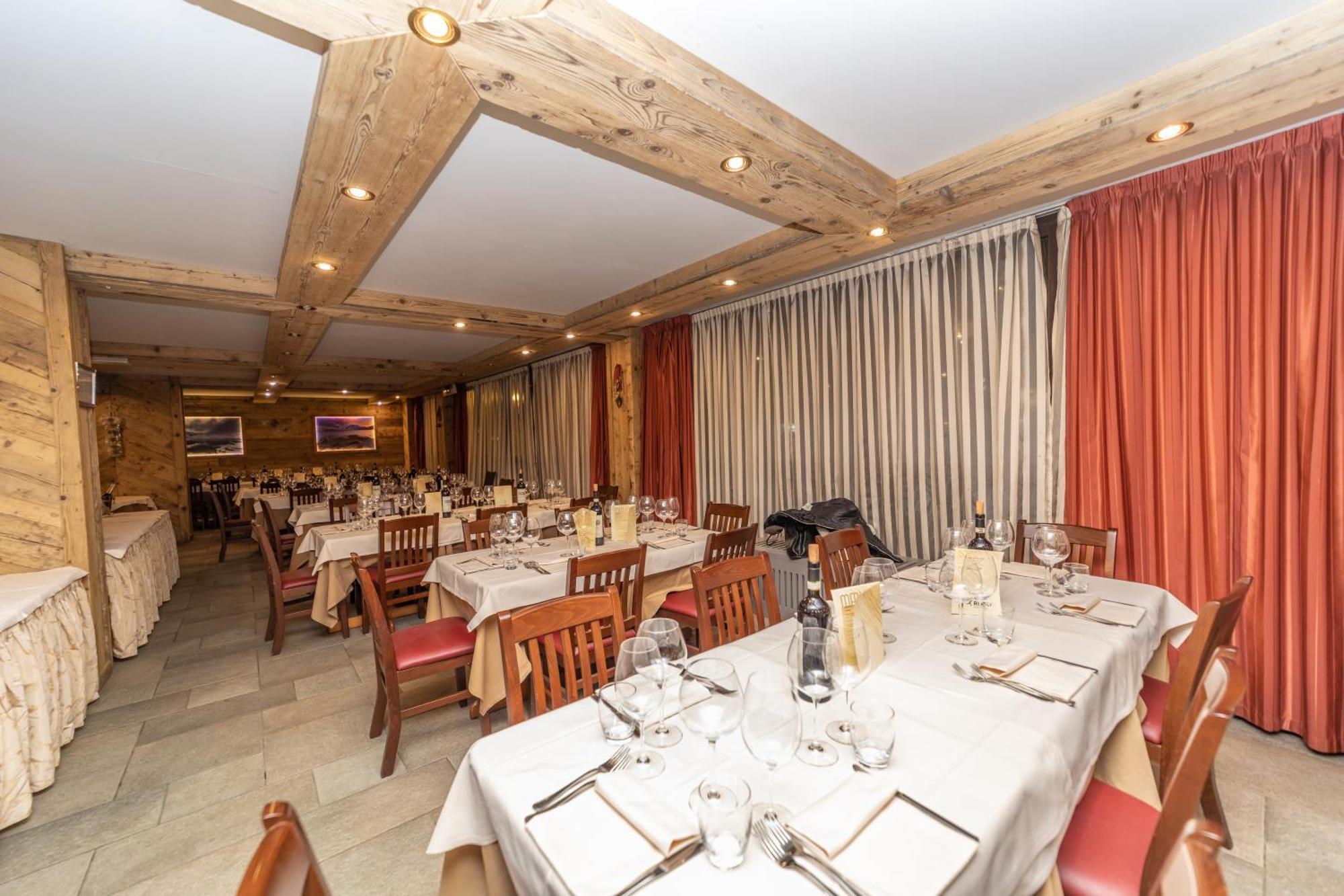 Hotiday Chalet Sestriere Vialattea ภายนอก รูปภาพ