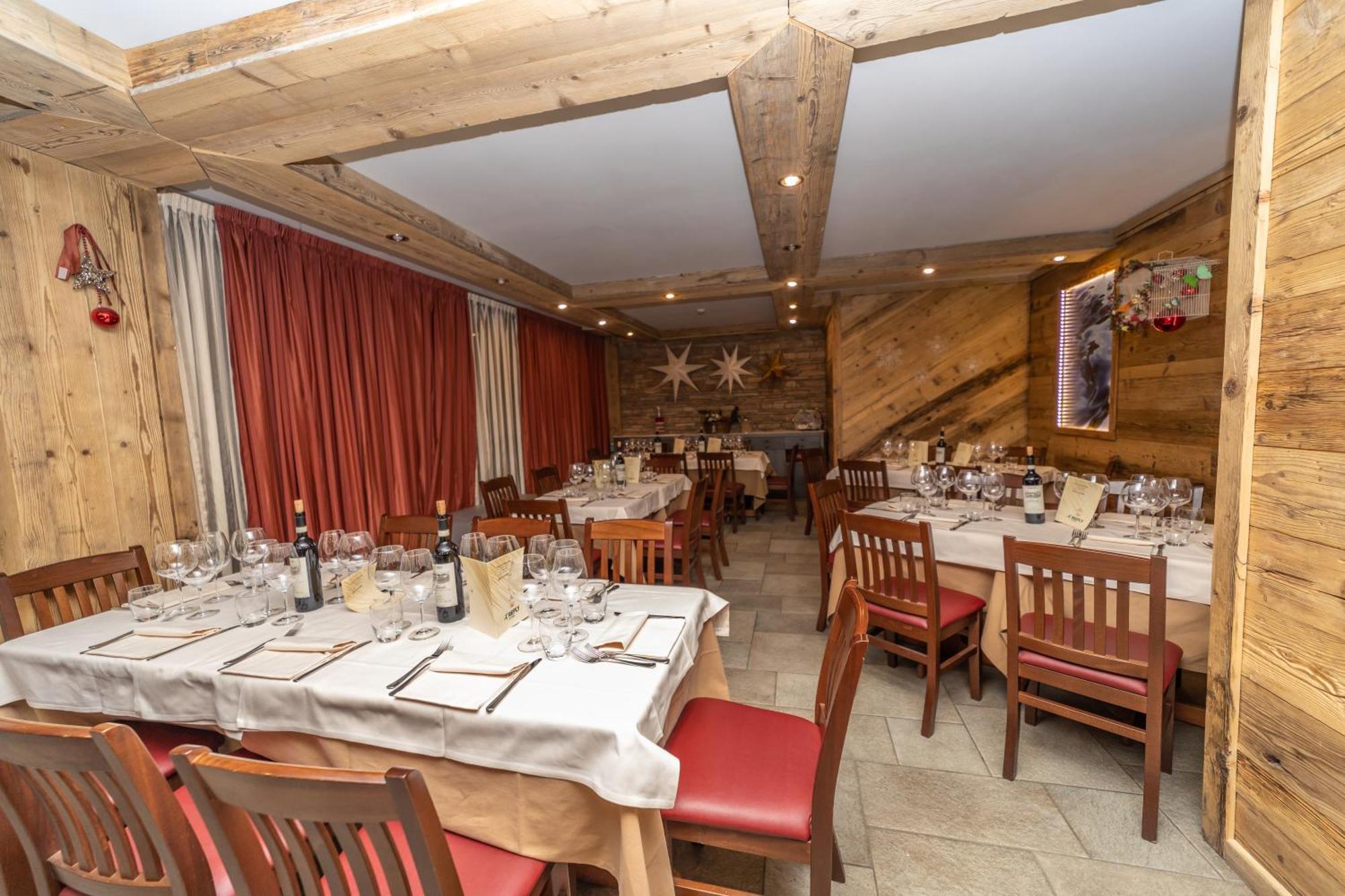Hotiday Chalet Sestriere Vialattea ภายนอก รูปภาพ