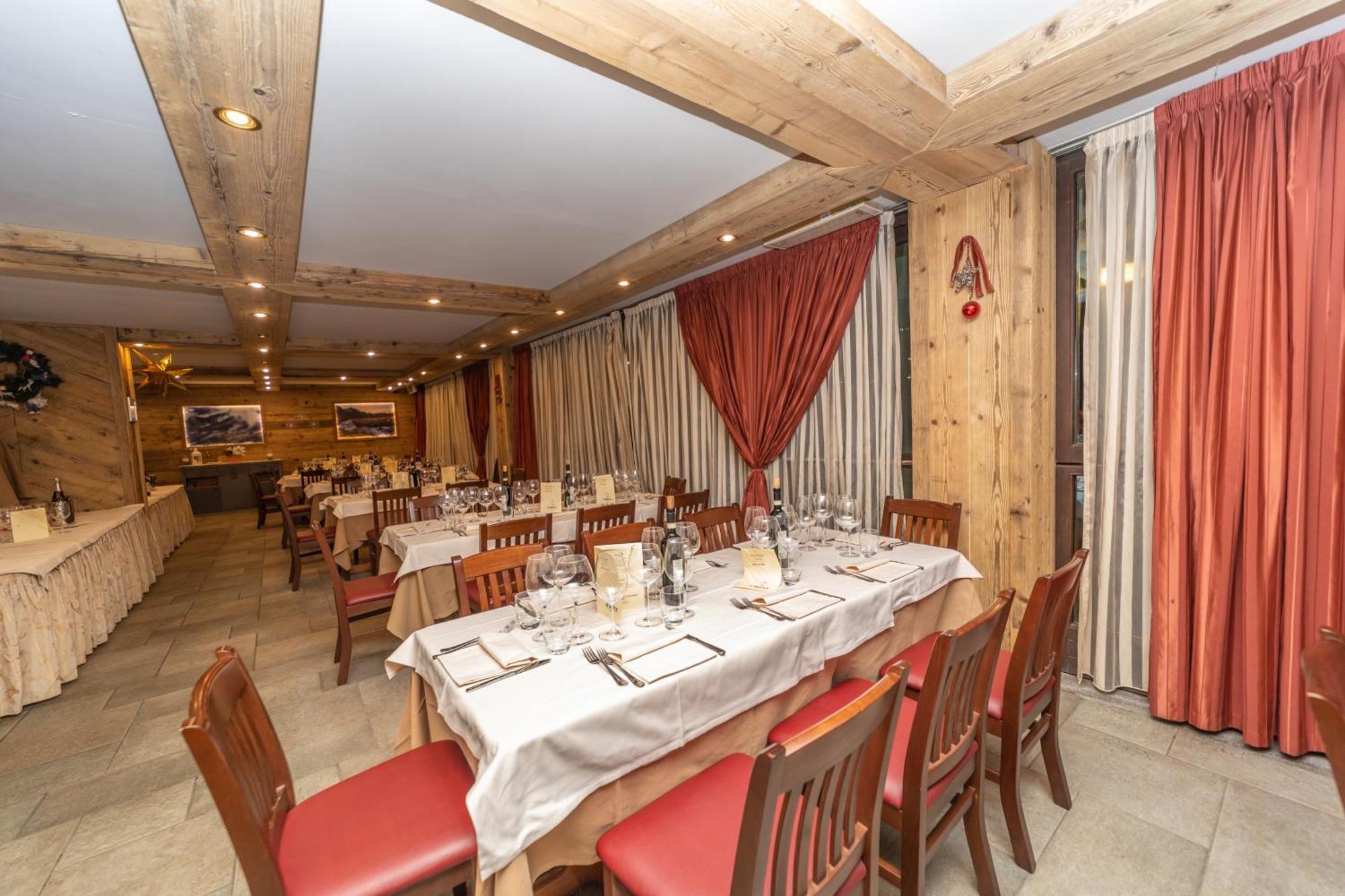 Hotiday Chalet Sestriere Vialattea ภายนอก รูปภาพ